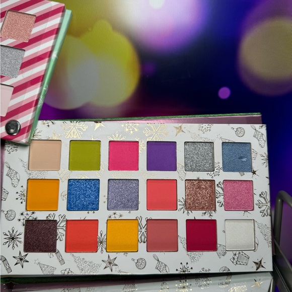 I Heart Revolution - ELF Movie 4 Eyeshadow Palette Set ~ BNIB - Picture 3 of 5